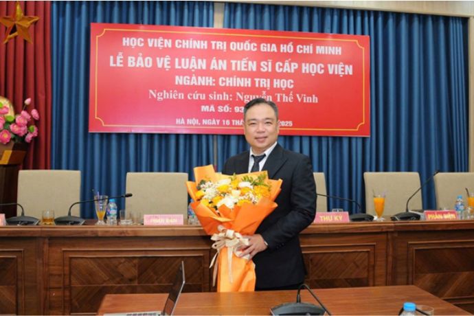 Chúc mừng nghiên cứu sinh Nguyễn Thế Vinh bảo vệ thành công luận án Tiến sĩ